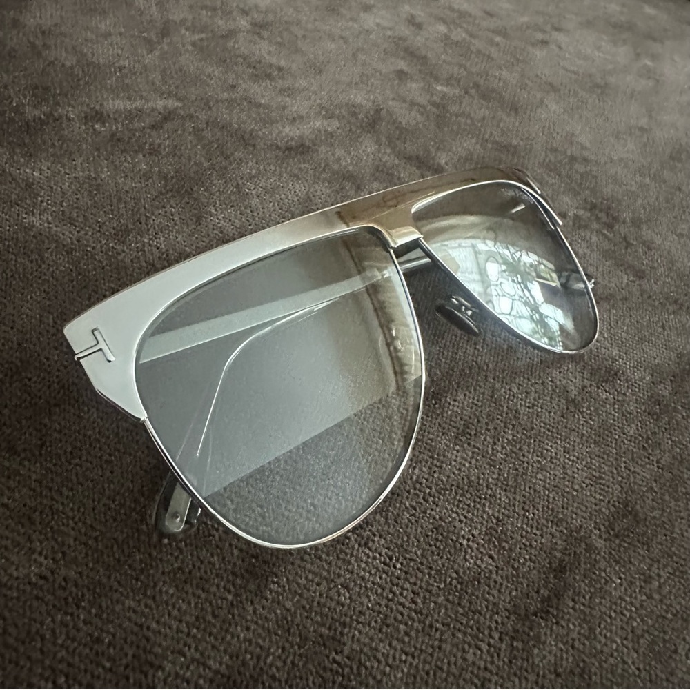 Limited Edition Tom Ford Winter 18k Gold Plated Sunglasses in White Gold - Picture 8 of 13